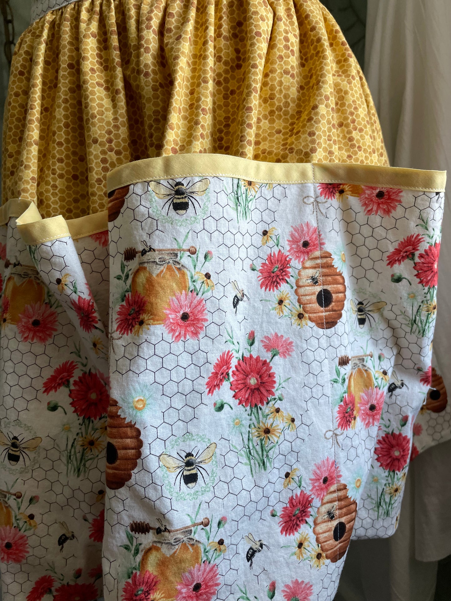 Honeycomb: Gatherer's Apron